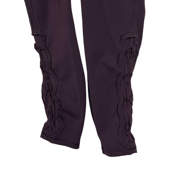 Lululemon tied to it 7/8 tight 25’ black cherry Women's Purple Leggings size 4 - Picture 2 of 8